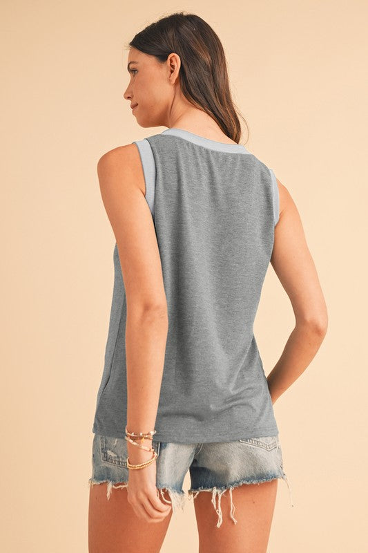 Yoselin® | Canotta con scollo a V a costine