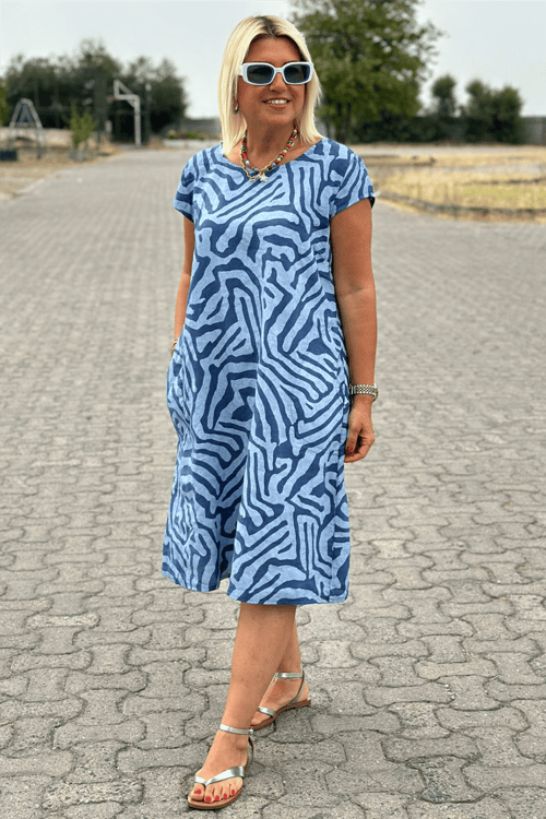 Naila - Abito Midi in Rayon con Stampa Zebra e Collo Rotondo