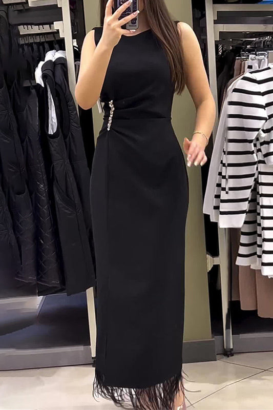 Yolanda® | Eleganti abiti con gonna a un passo in tinta unita con nappine e strass e scollo a O