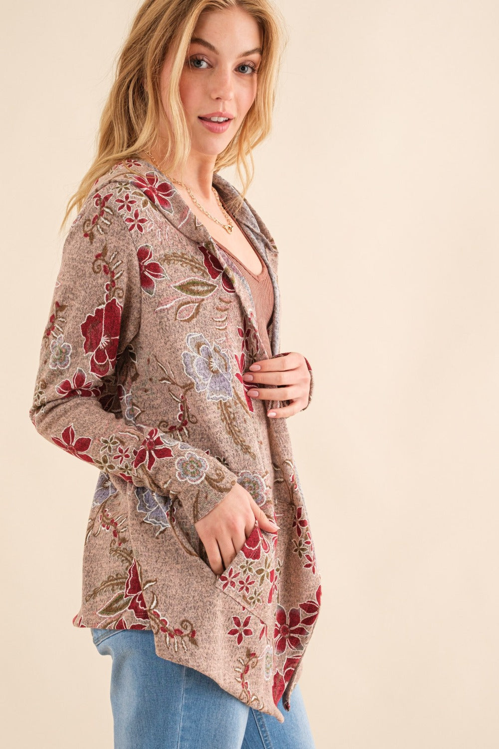 Yasmina® | E il cardigan termico Why Floral con cappuccio e apertura davanti