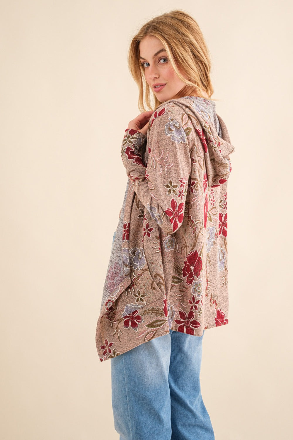 Yasmina® | E il cardigan termico Why Floral con cappuccio e apertura davanti