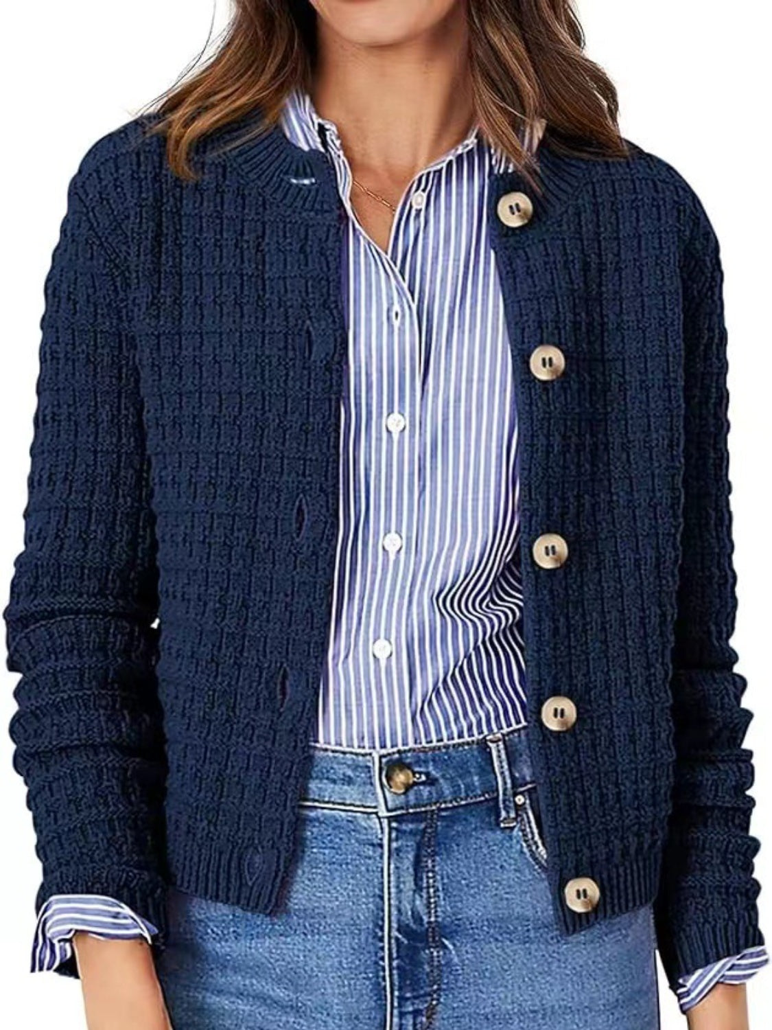 Adele® | Cardigan abbottonato a maniche lunghe con girocollo