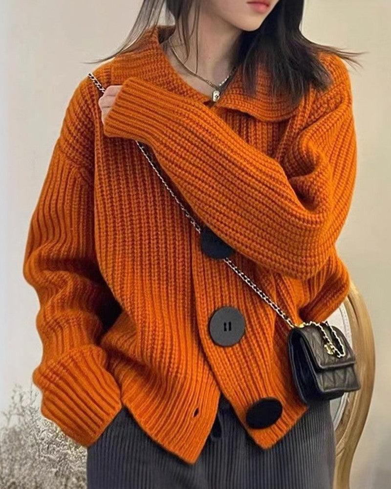 Yara® | Gestrickte orangefarbene Strickjacke mit Knöpfen