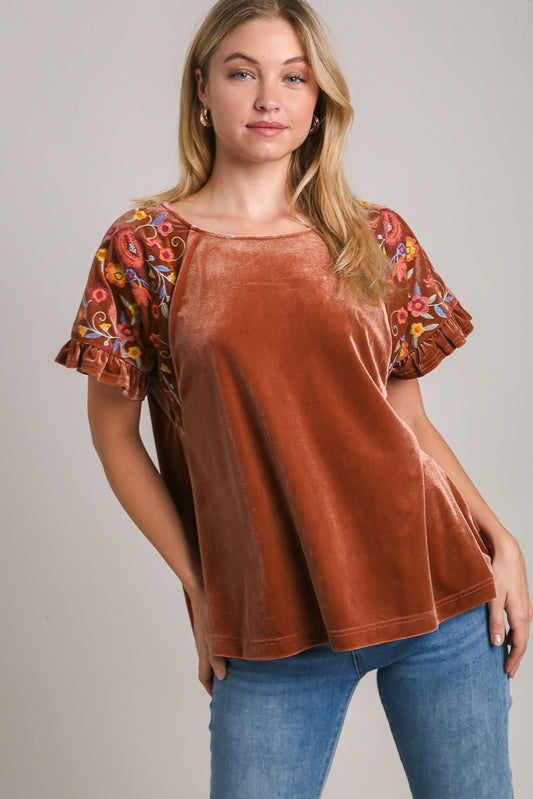 Yoselin® | Blusa in velluto a maniche corte con ricami